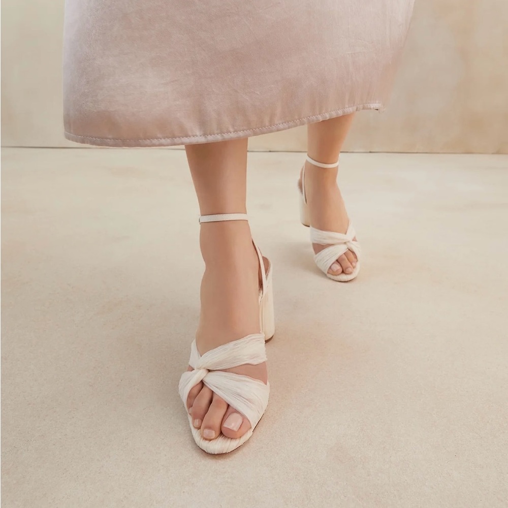Loeffler Randall White Reed Pearl Pleated Twist Heel SIZE 8